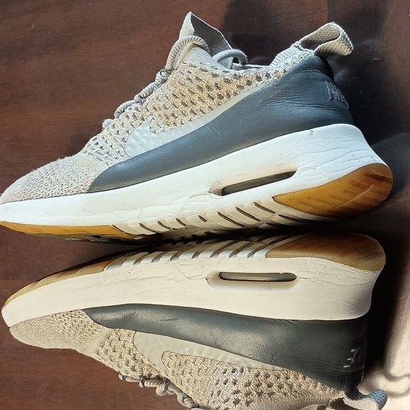 Nike Women's Beige Nike Air Sneakers Woman's Size 10 - Picture 4 of 13